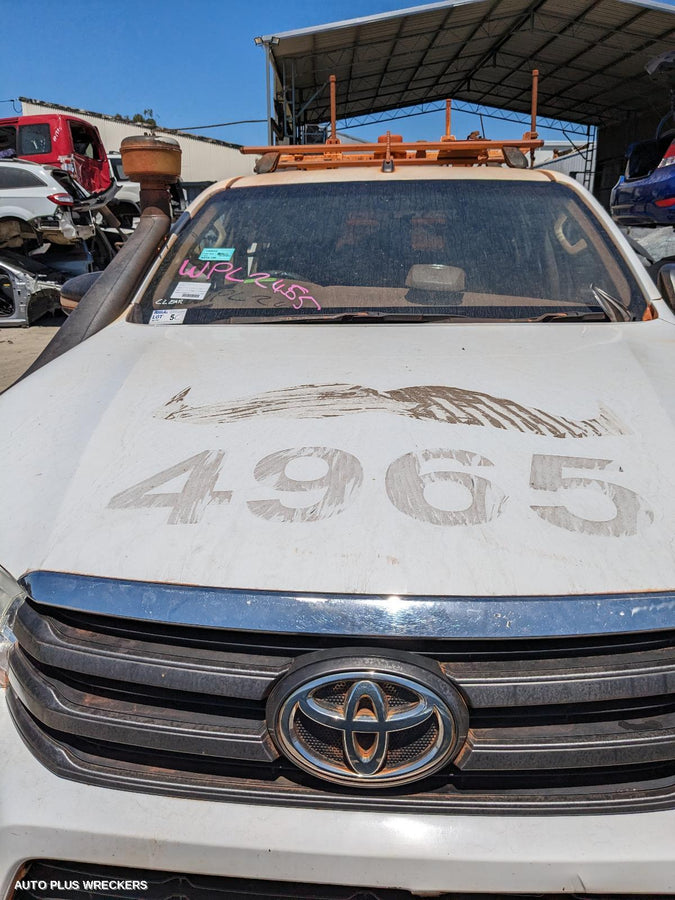 2017 Toyota Hilux Clock