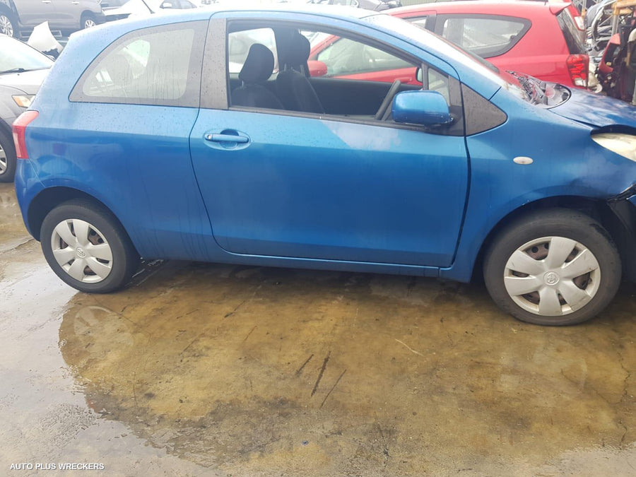 2008 Toyota Yaris Left Front Window Reg Motor