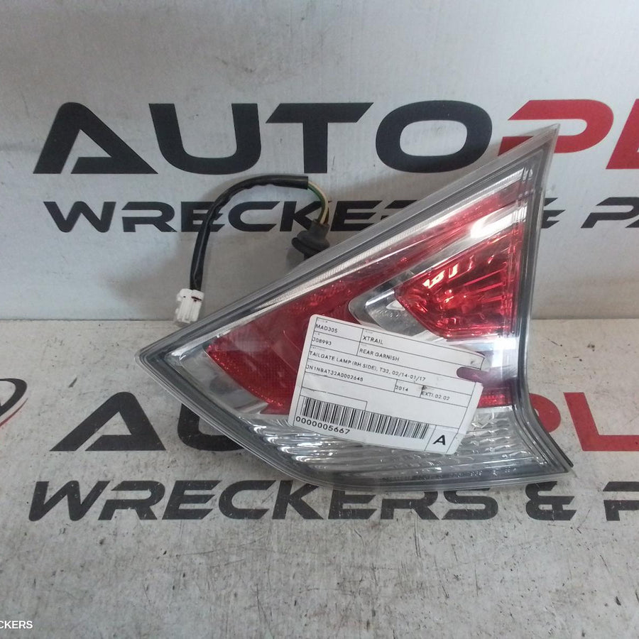 2014-2017 Nissan Xtrail Rear Garnish
