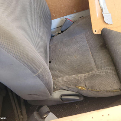 2006 Toyota Hiace Caliper