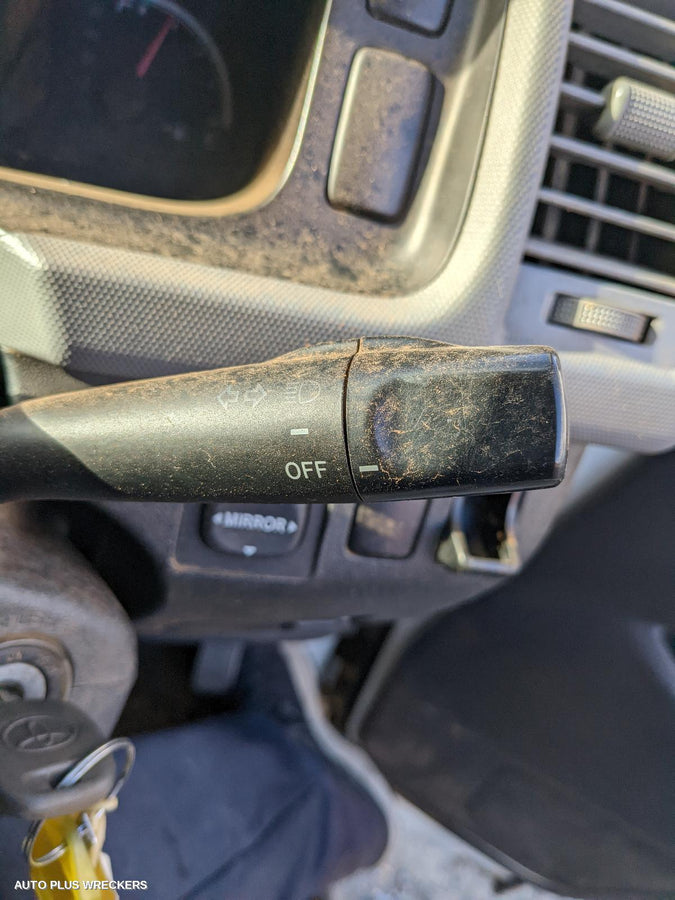 2011 Toyota Hiace Left Front Door Window