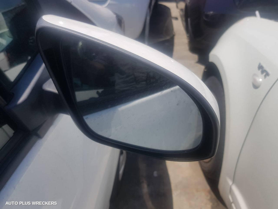 2013 Toyota Yaris Seatbelt Stalk