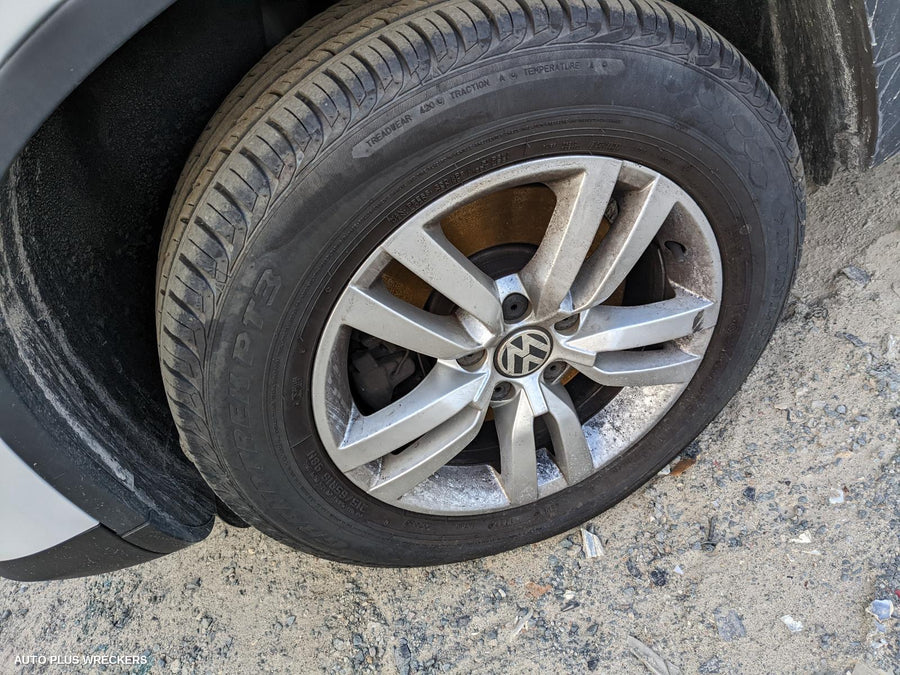 2012 Volkswagen Tiguan Left Front Lower Control Arm