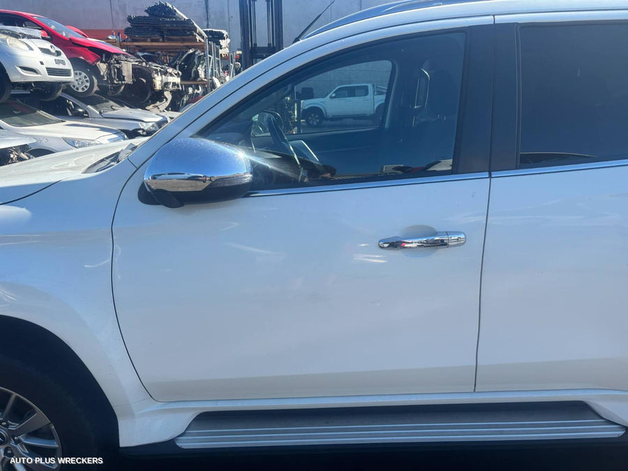 2015-2026 Mitsubishi Pajero Rear Garnish