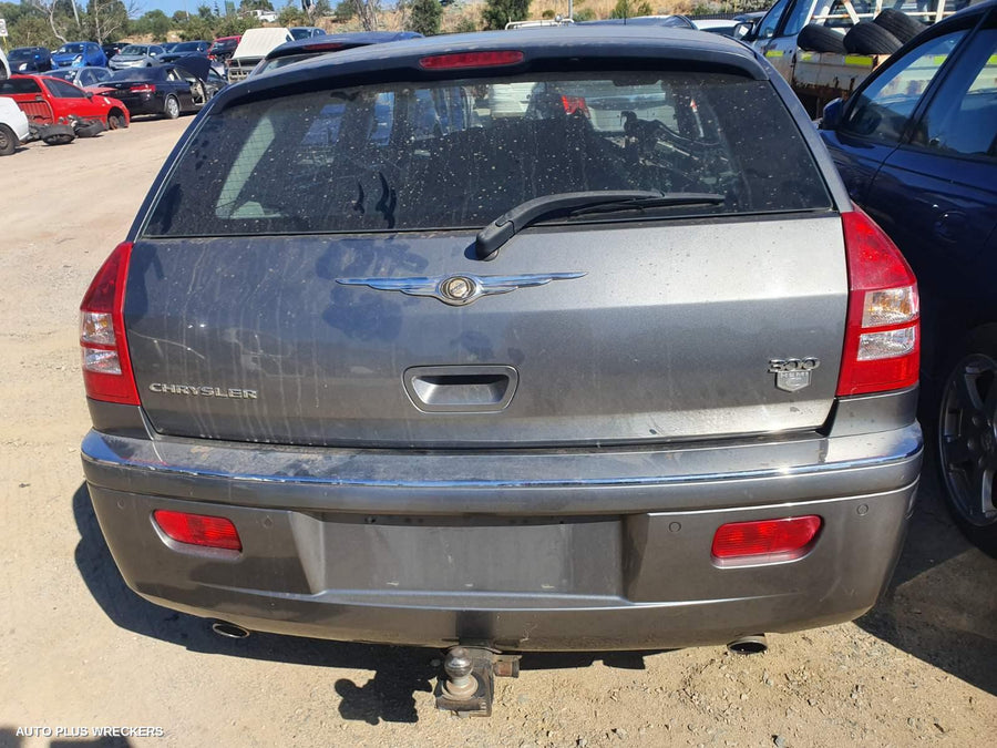 2006 Chrysler 300c Left Front Door Window