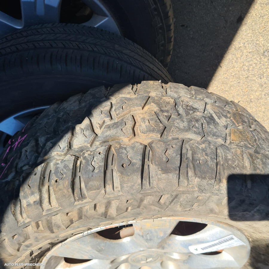 2011 Mitsubishi Pajero Wheel Mag