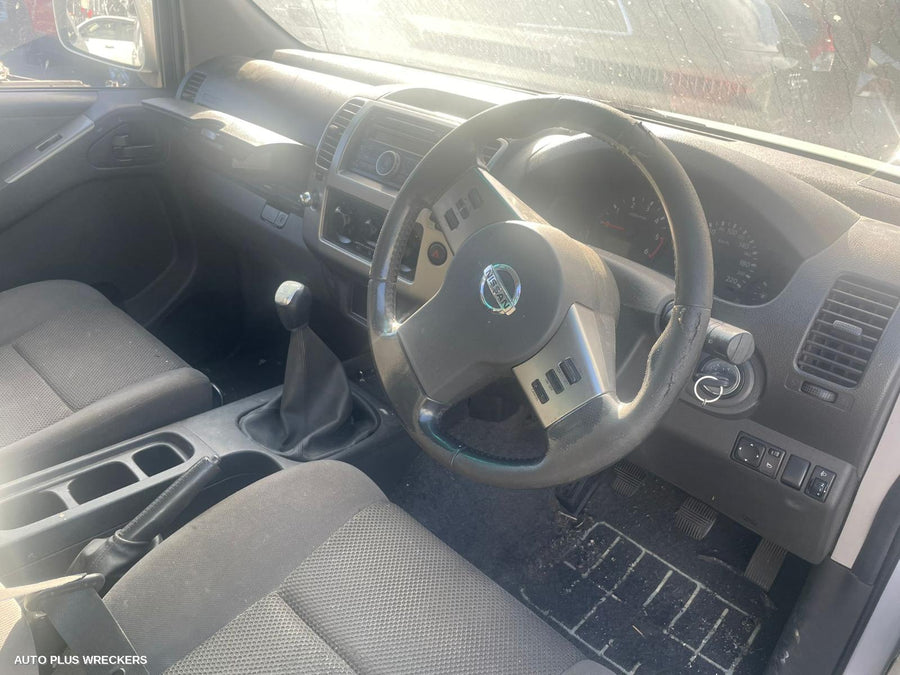 2010 Nissan Navara Right Rear Door Window