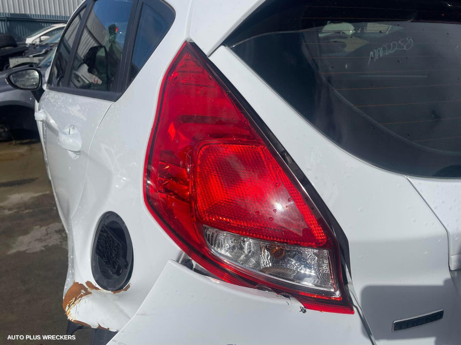 2016 Ford Fiesta Right Front Door Window