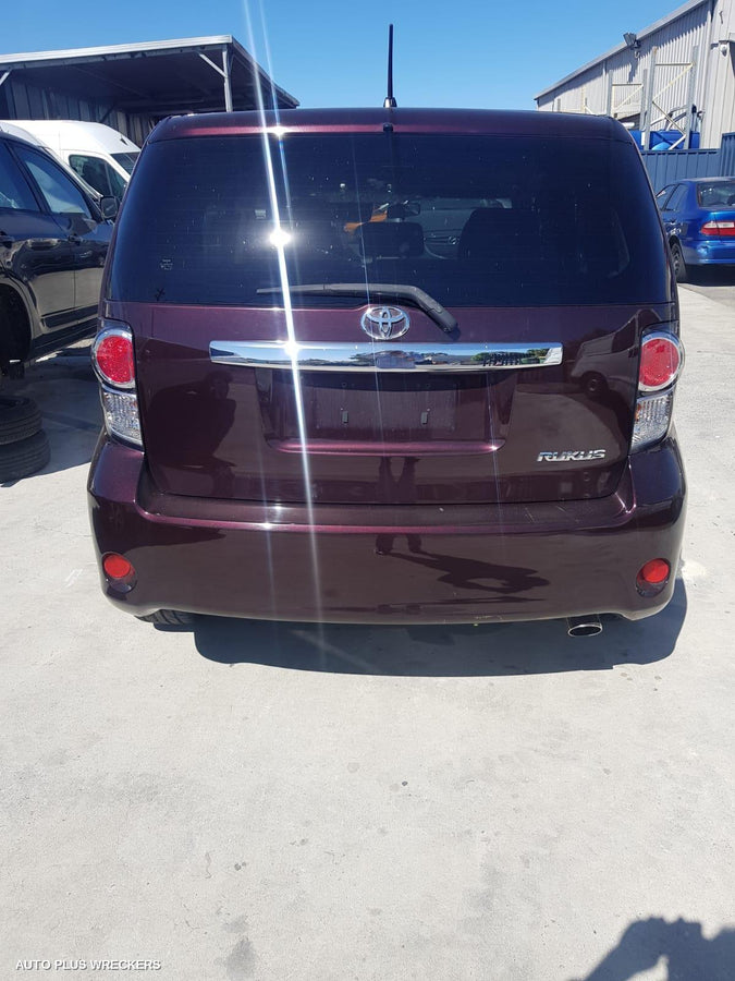 2011 Toyota Rukus Right Taillight