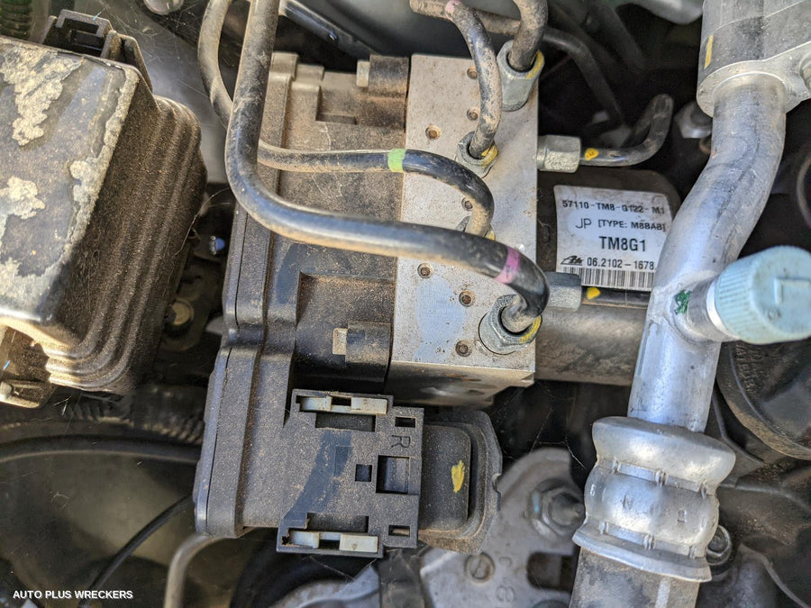 2012 Honda Insight Right Guard