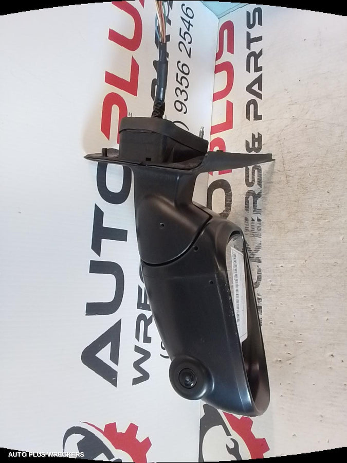 2015-2019 Nissan Juke Right Door Mirror