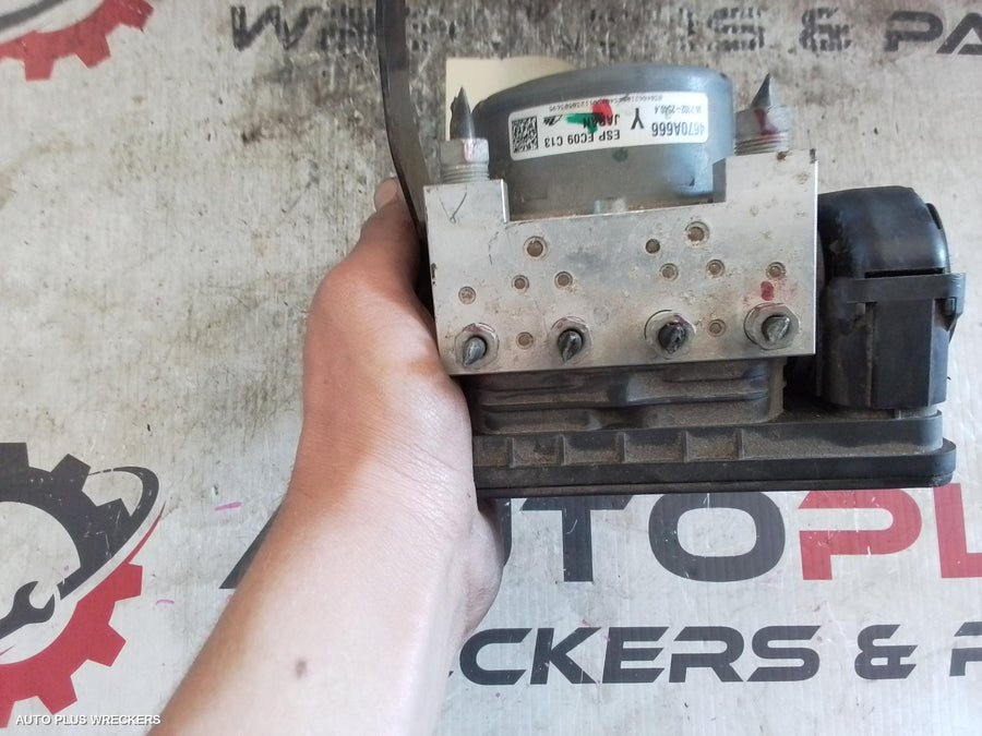 2012-2015 Mitsubishi Outlander Abs Pump Modulator