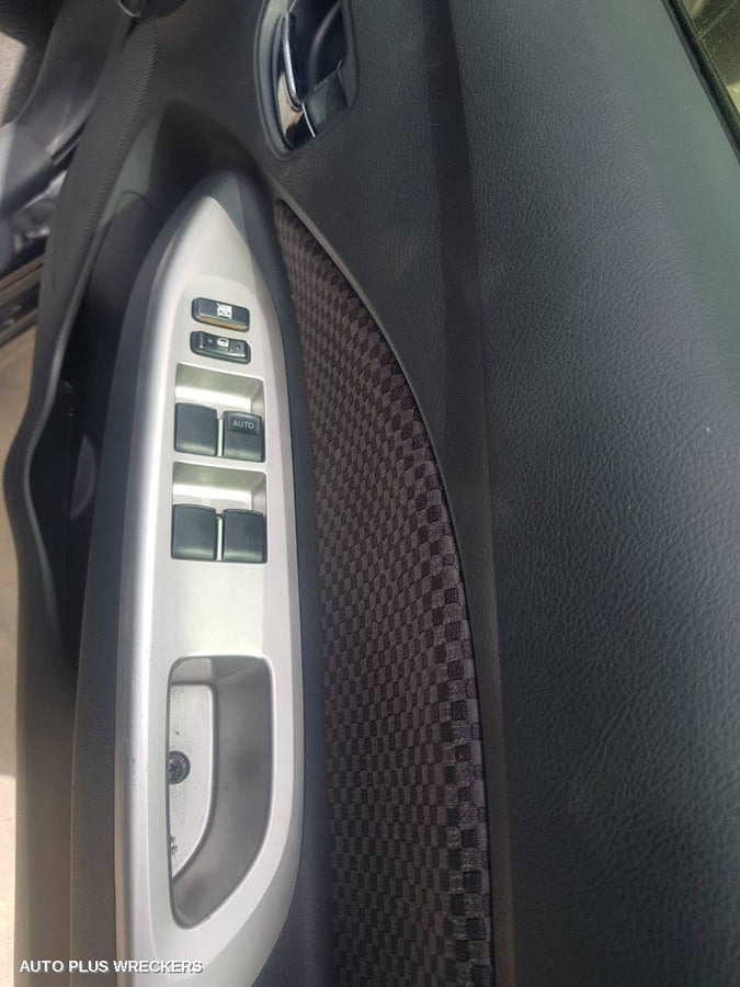 2006 Toyota Yaris Left Door Mirror