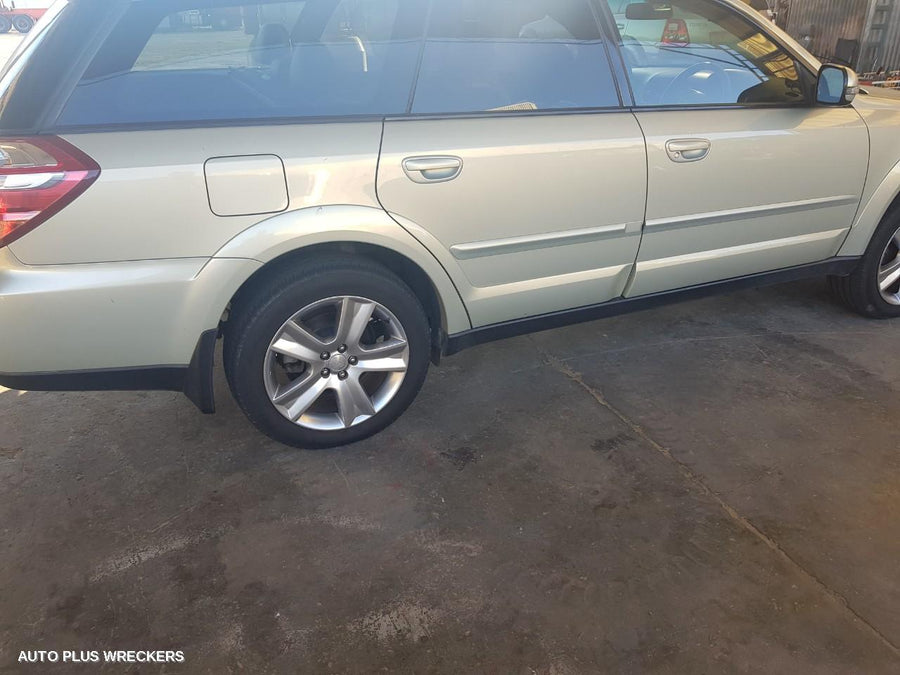 2007 Subaru Outback Right Front Door