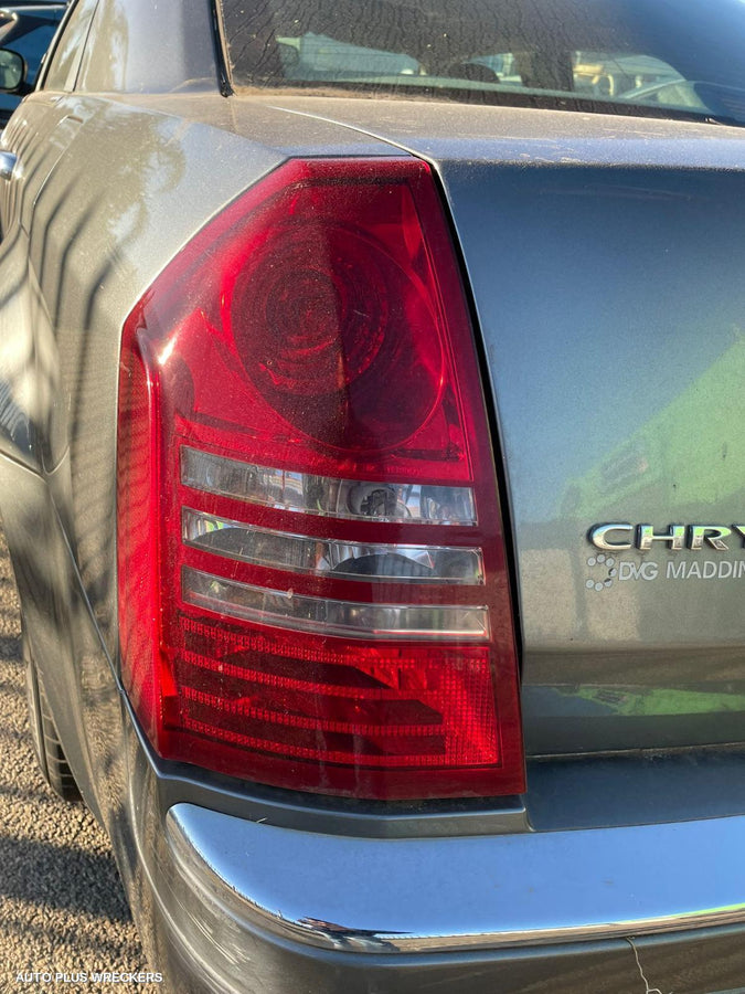 2007 Chrysler 300c Left Front Window Reg Motor