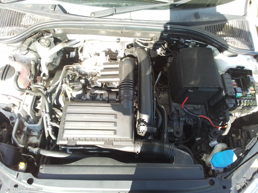 2014 Skoda Octavia Right Headlamp