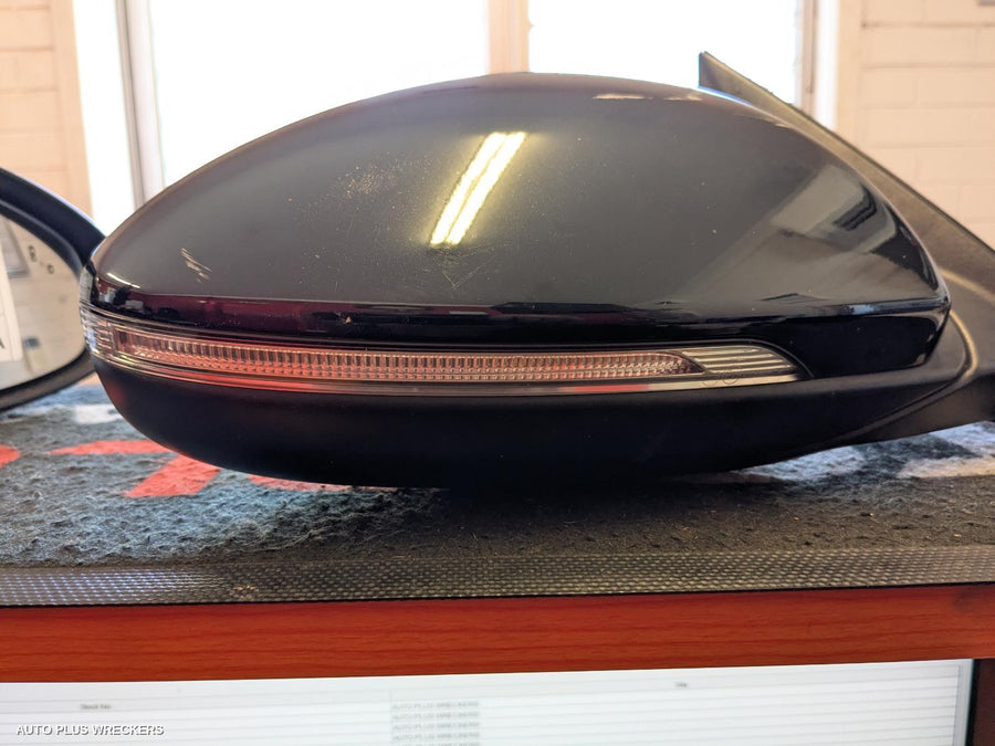 2018-2024 Kia Cerato Right Door Mirror