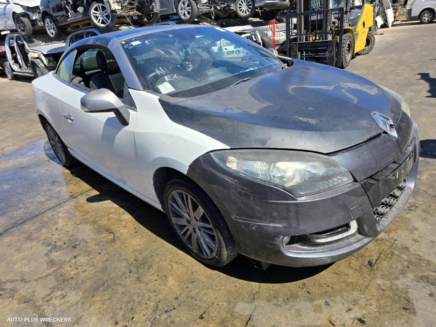 2015 Renault Megane Left Driveshaft