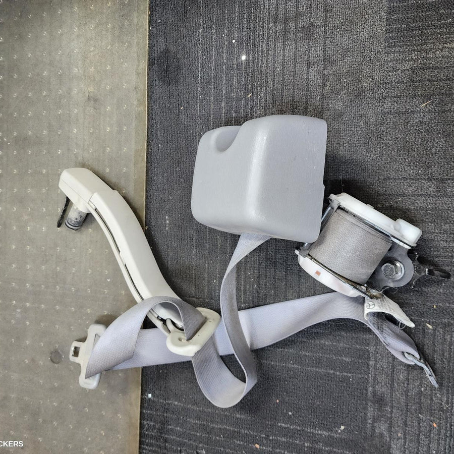 2007 Toyota Hiace Seatbelt Stalk