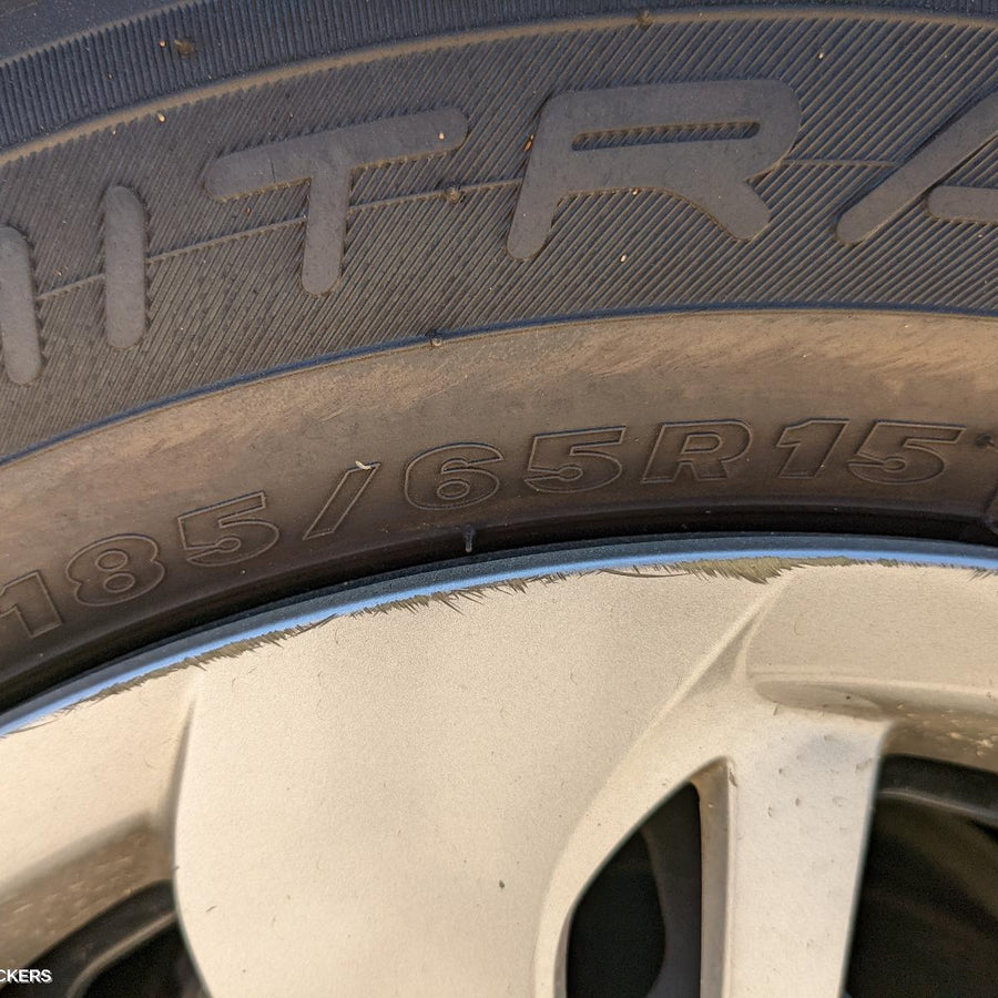 2016 Mazda 2 Right Front Door Window