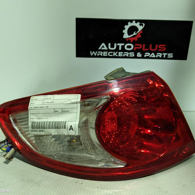 2008 Hyundai Santa Fe Left Taillight