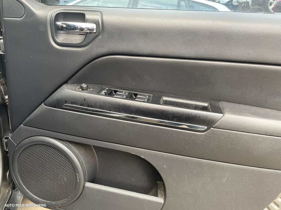 2012 Jeep Compass Right Rear Door Window