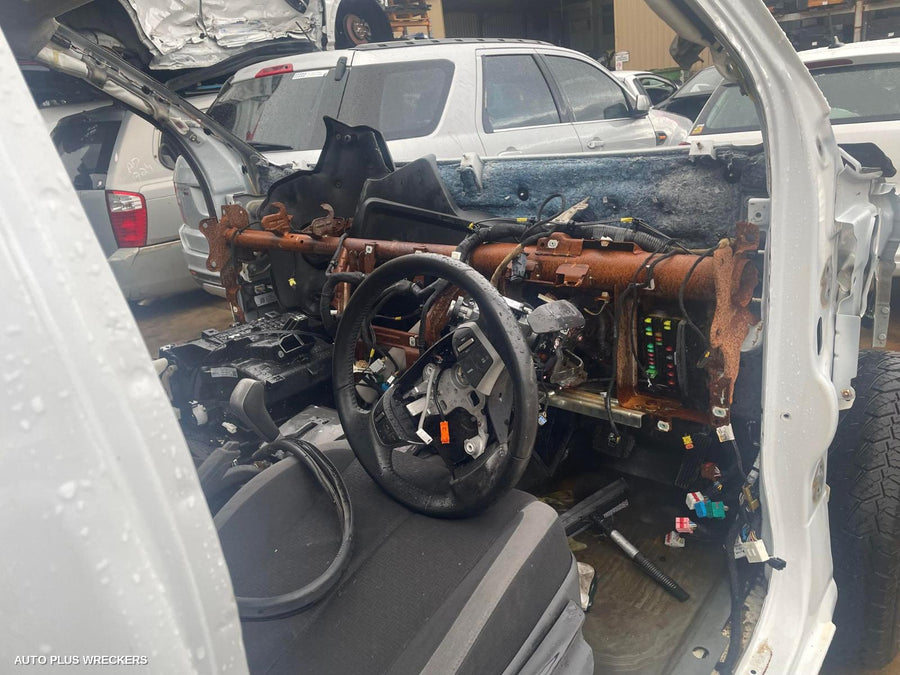 2017 Holden Colorado Left Front Hub Assembly