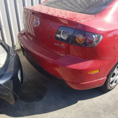 2006 Mazda 3 Grille