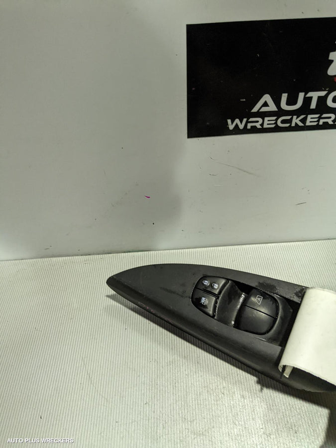 2014 Nissan Pulsar Pwr Dr Wind Switch