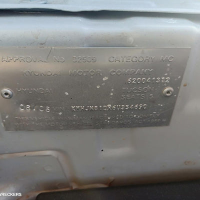 2004-2010 Hyundai Tucson Left Guard