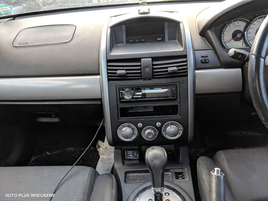 2006 Mitsubishi 380 Left Front Window Reg Motor