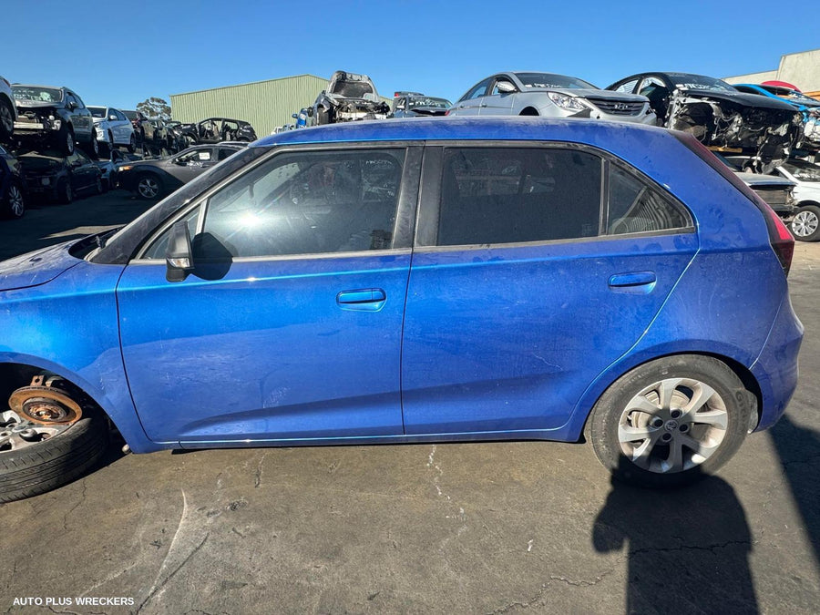 2021 Mg Mg3 Left Front Door