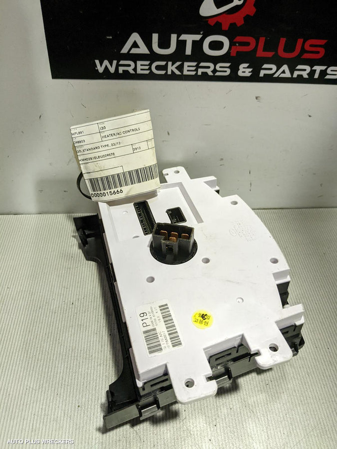 2012 Hyundai I30 Heater Ac Controls