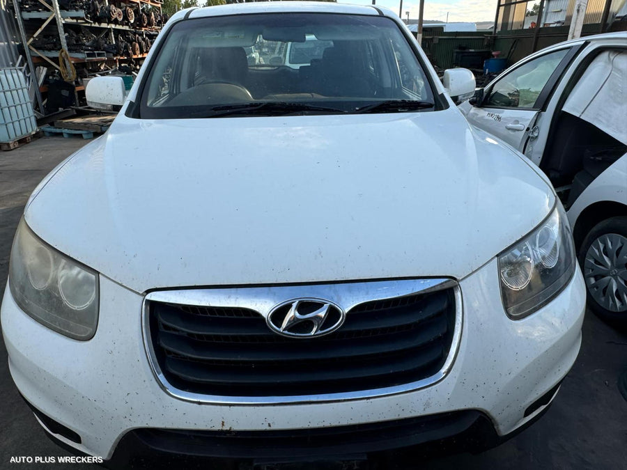 2010 Hyundai Santa Fe Rear Garnish