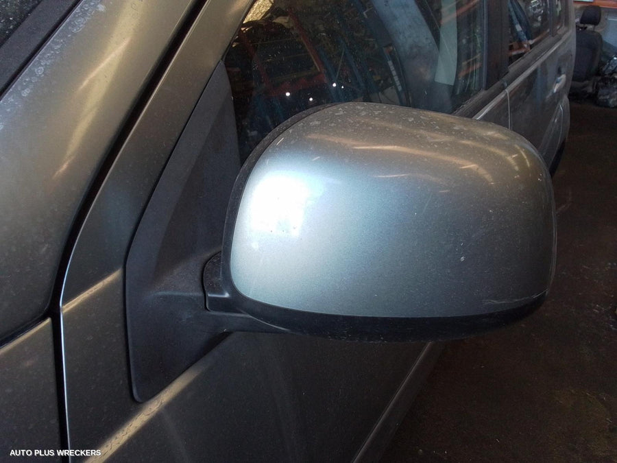 2006 Mitsubishi Outlander Right Front Door