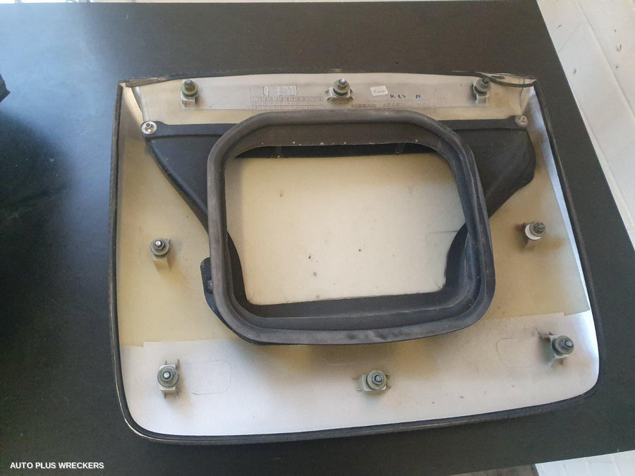 2009 Nissan Navara Bonnet Scoop