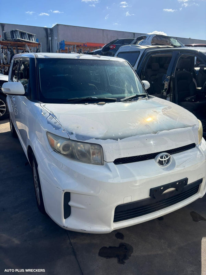 2011 Toyota Rukus Right Headlamp