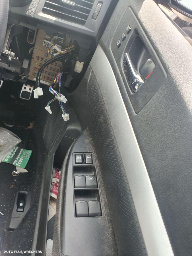 2011 Subaru Liberty Left Rear 1 4 Door Glass