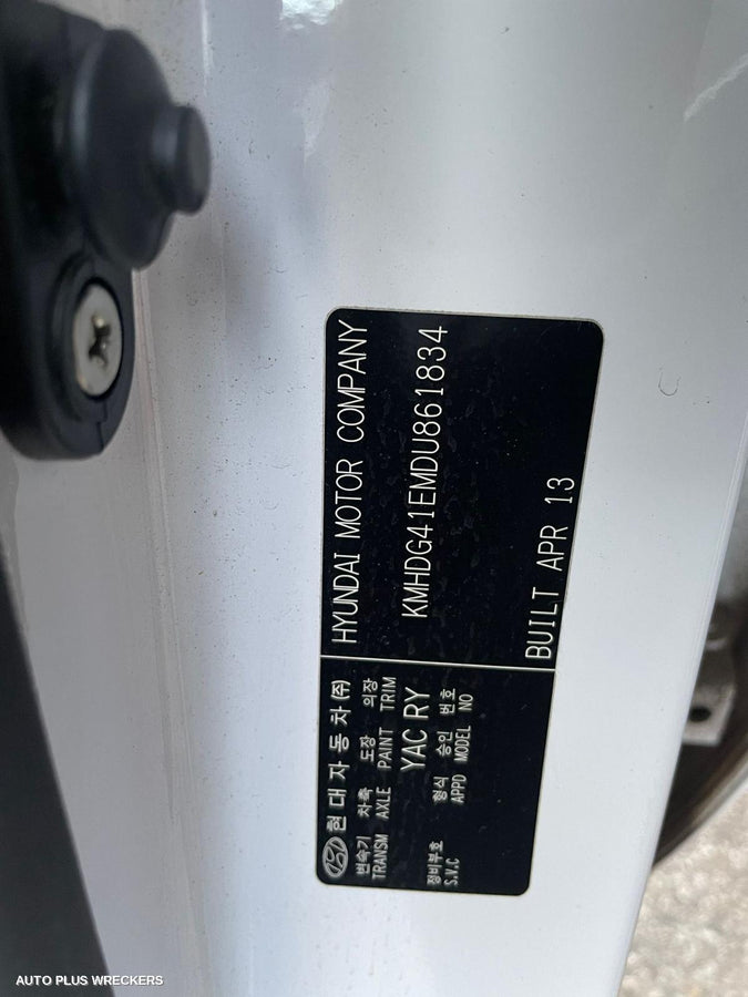 2013 Hyundai Elantra Right Front Door Window