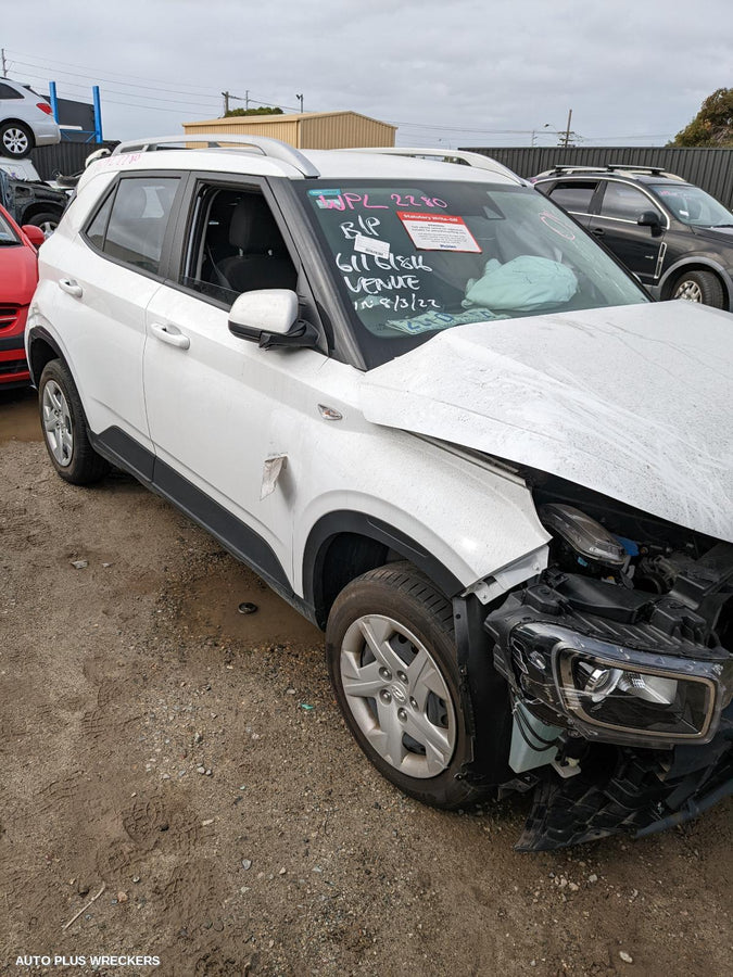 2020 Hyundai Venue Right Front Door Window