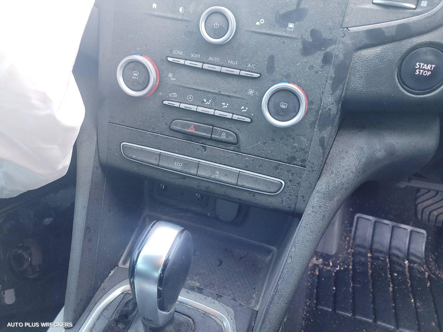 2018 Renault Megane Left Front Door