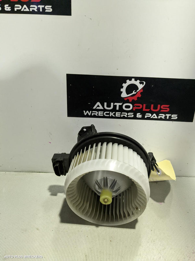 2016 Toyota Corolla Heater Fan Motor