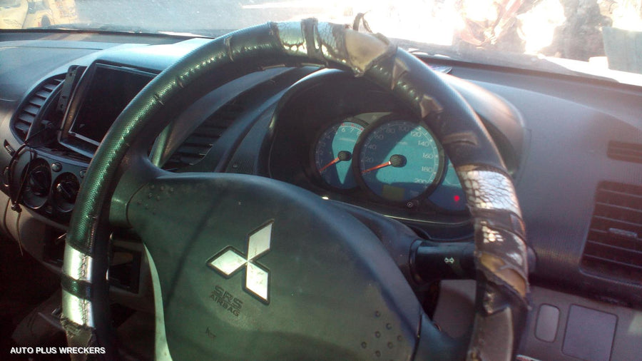 2007 Mitsubishi Triton Right Front Window Reg Motor