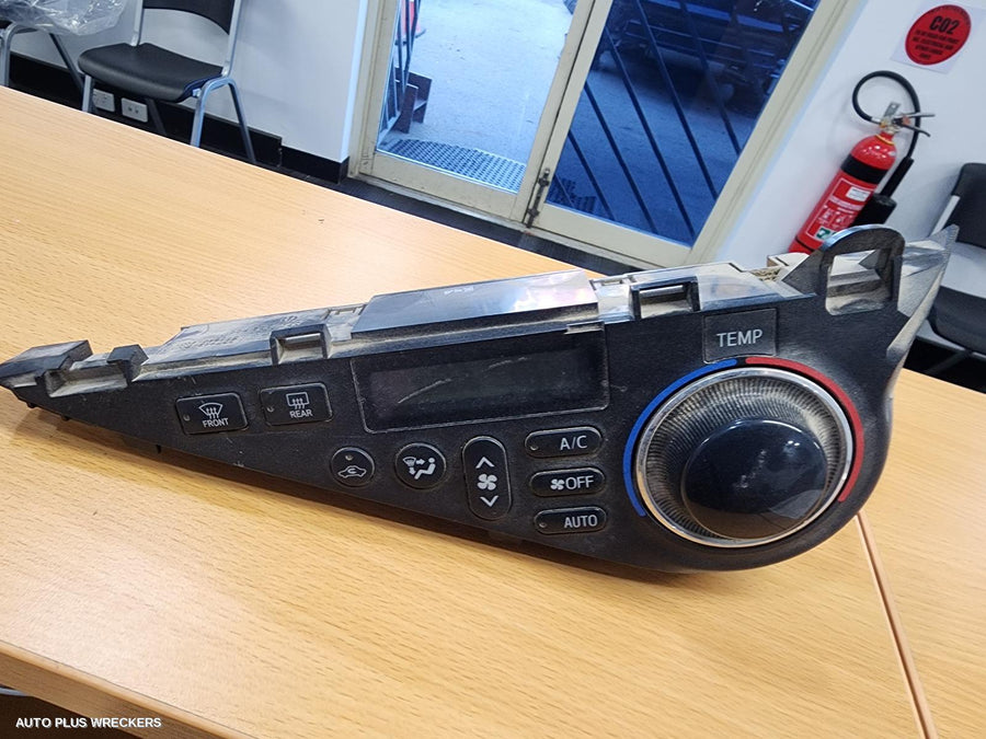 2011-2014 Toyota Prius Heater Ac Controls