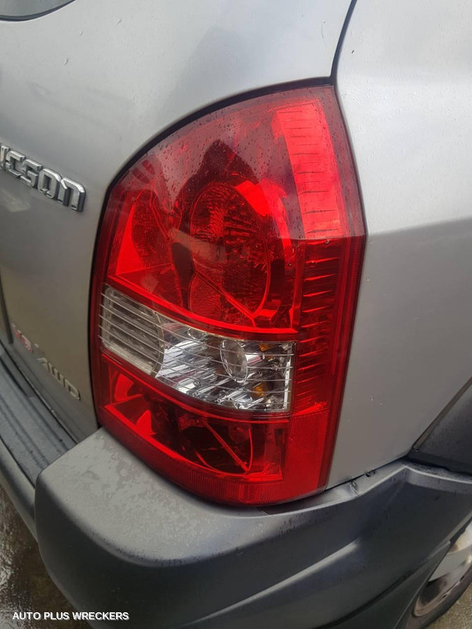 2005 Hyundai Tucson Right Guard