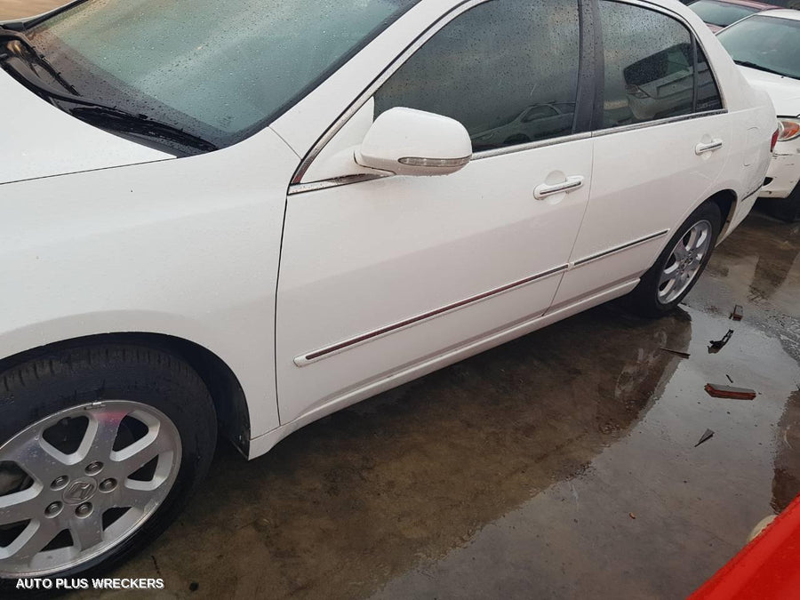 2005 Honda Accord Left Front Door