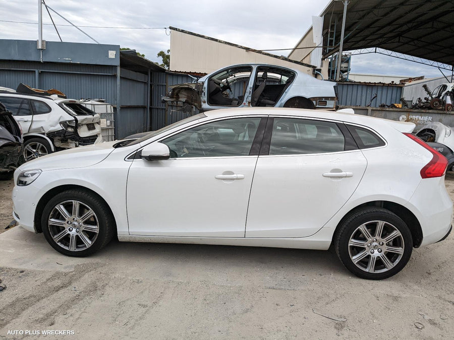 2018 Volvo S40 Front Bumper