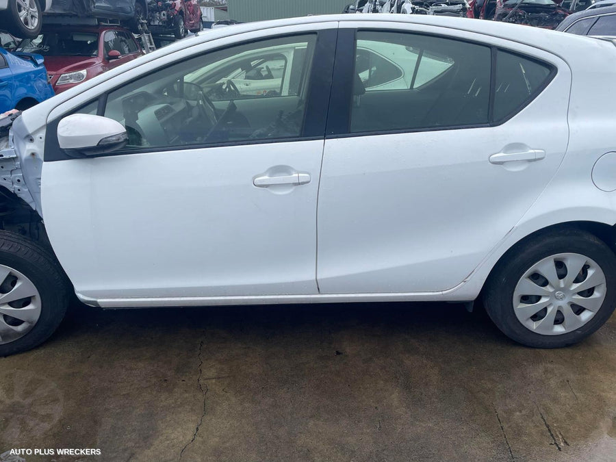 2012 Toyota Prius Left Rear 1 4 Door Glass