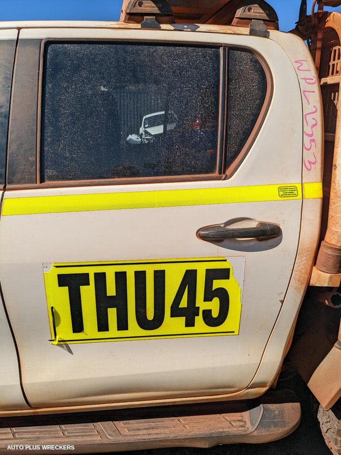 2019 Toyota Hilux Right Front Door Window