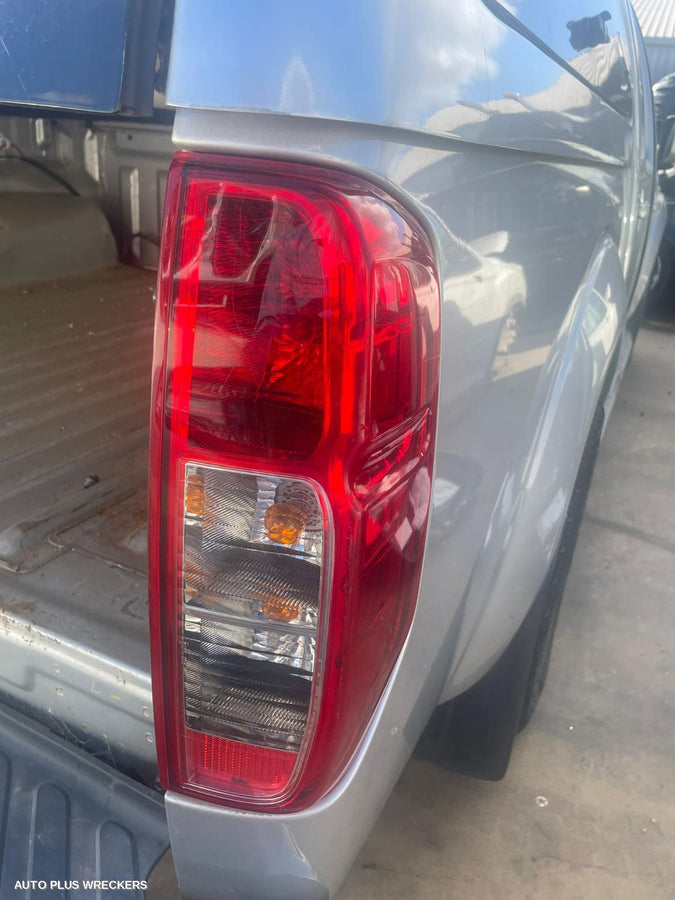 2010 Nissan Navara Right Rear Door Window
